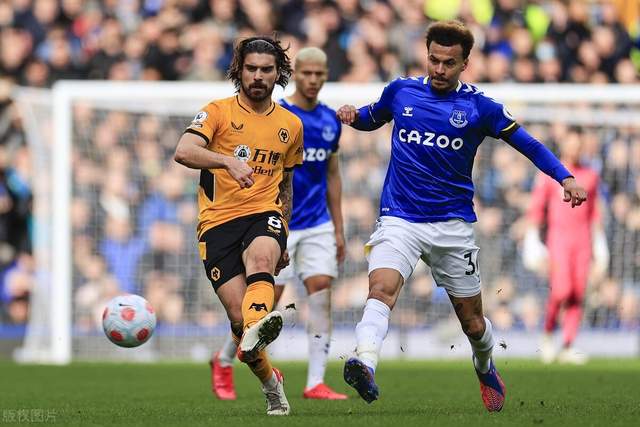 世体：亚马尔第75分钟伤退 可能周日无法出战马竞