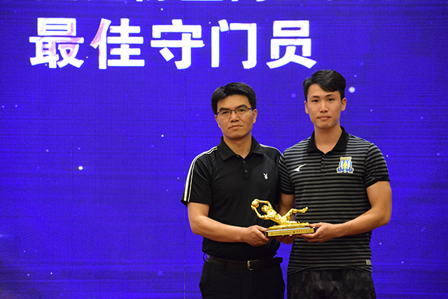 崔永熙新赛季确定穿8号球衣 官方身高为1米98