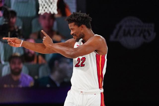 马克西46分布伦森40分 76人险胜尼克斯追至2-3